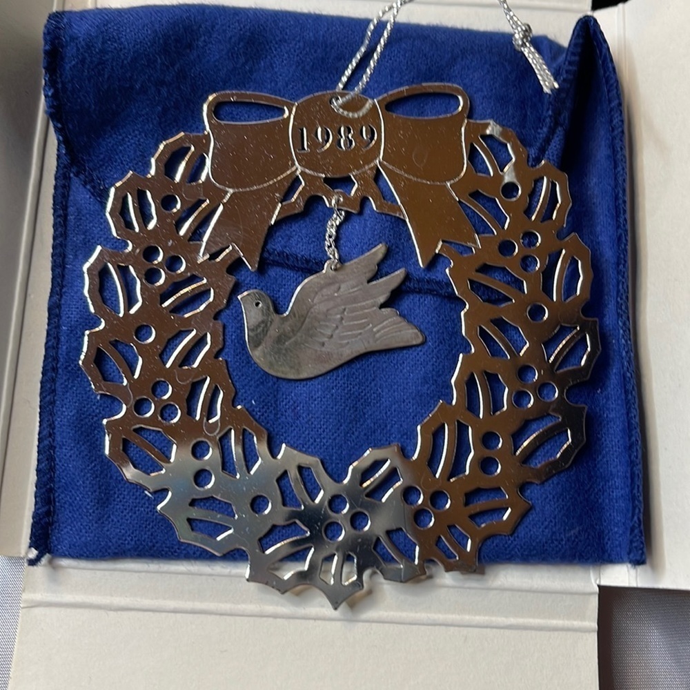 Avon (1989) Vintage Collectible “Peace” Dove Silverplate Ornament